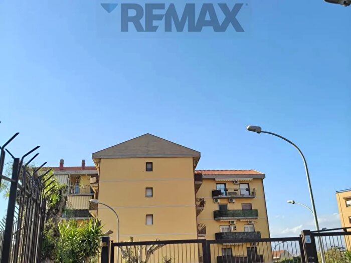 Appartamento trilocale in vendita in Via del Potatore, Catania