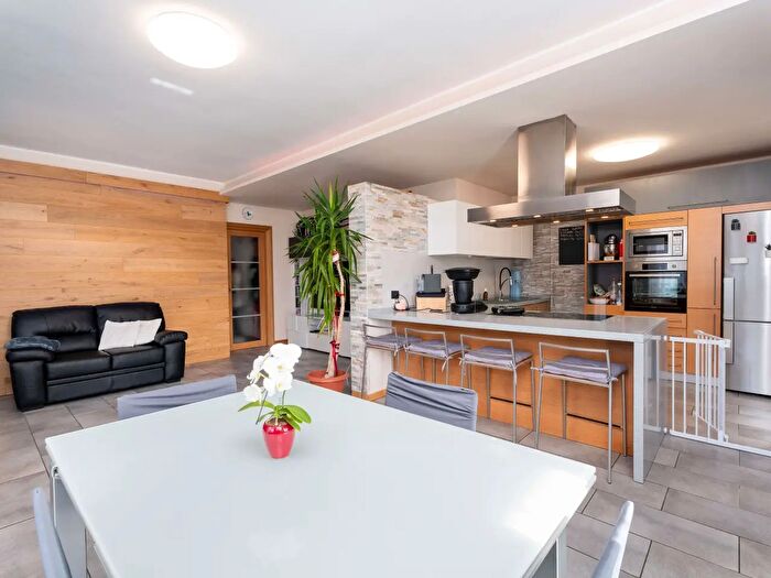 Appartamento trilocale in vendita in Via Papa Giovanni XXIII, Villa DOgna