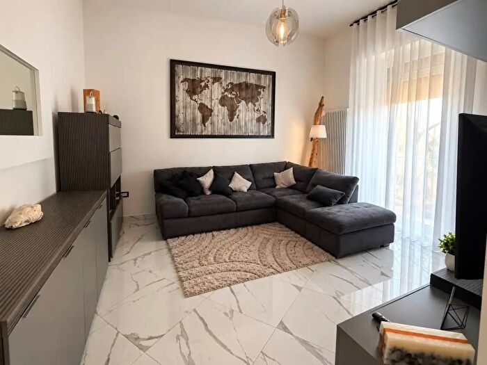 Appartamento con 5 locali in vendita in Livorno