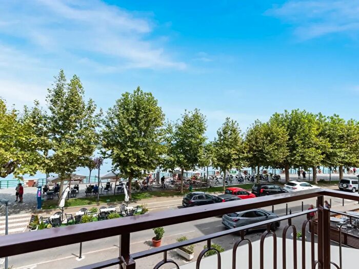 Appartamento trilocale in vendita in Arona