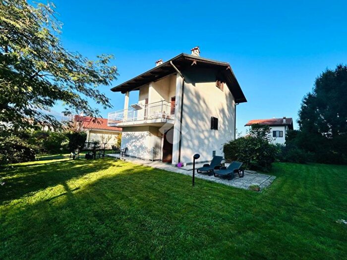 Casa quadrilocale in vendita in Via Sottomondone, Salerano Canavese