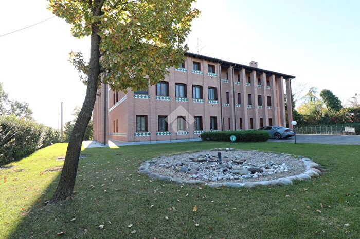 Appartamento trilocale in affitto in Via Abetone Superiore, Maranello