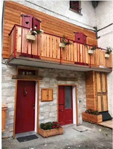 Casa con 5 locali in vendita in Via Camillo Benso Conte di Cavour, Corteno Golgi