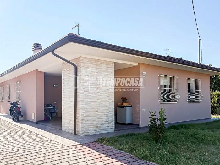Casa quadrilocale in vendita in Via Campone Sala, Cesenatico