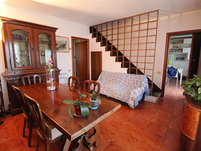 Appartamento con 5 locali in vendita in Casole DElsa