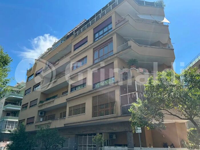 Appartamento quadrilocale in vendita in Via Rodolfo Lanciani, Roma