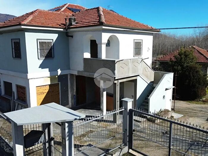 Casa trilocale in vendita in Via Almese, Avigliana