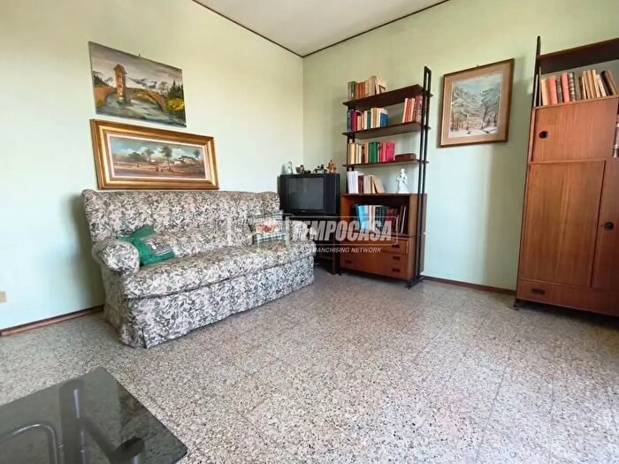 Appartamento quadrilocale in vendita in Strada Antica di Andorno, Biella