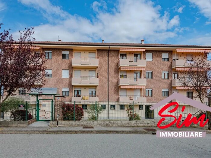 Appartamento trilocale in vendita in Piazzale Asilo, Caltignaga