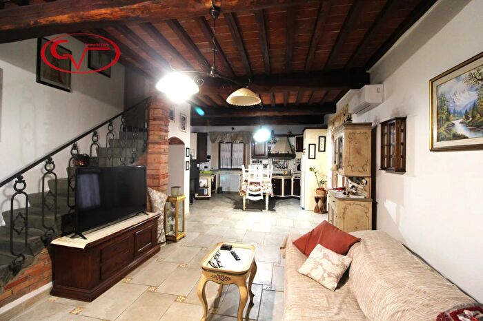 Casa con 6 locali in vendita in Via Setteponti Ponente, Terranuova Bracciolini