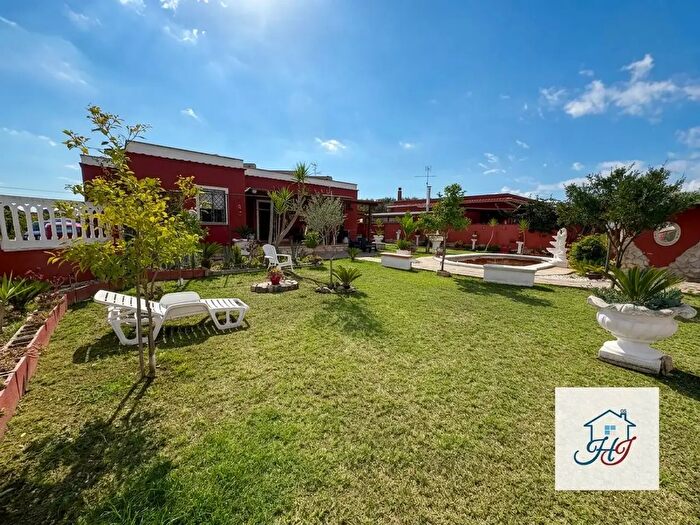 Casa con 7 locali in vendita in Via Val di Chiana, Nettuno