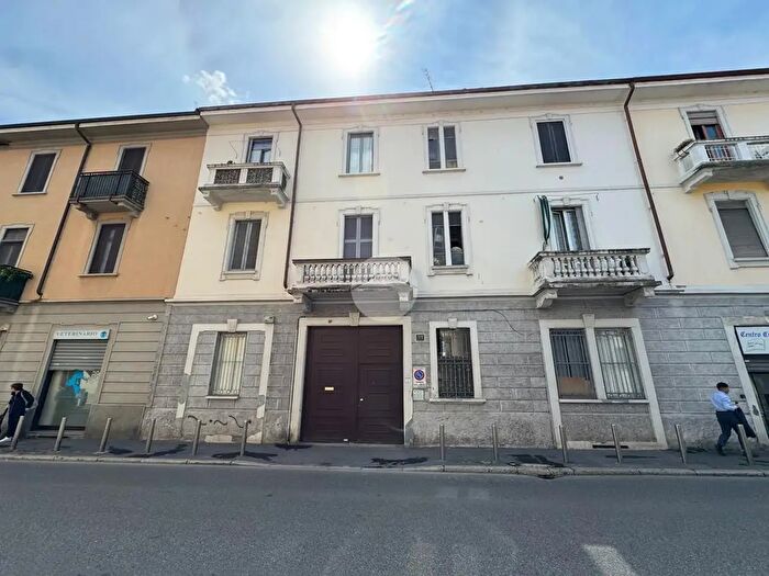 Case in Vendita e in Affitto - 2