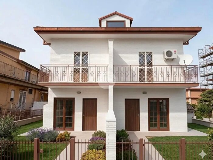 Appartamento bilocale in vendita in Via Cianciana, Roma