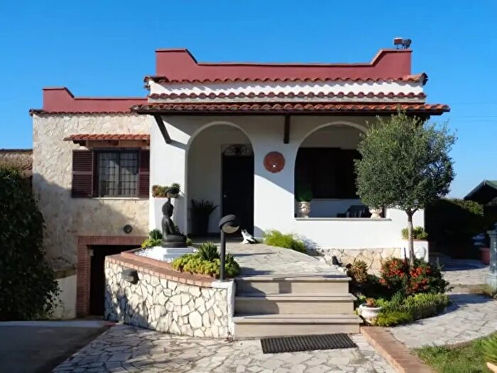 Casa con 5 locali in vendita in Strada Riserva degli Scudi, Latina