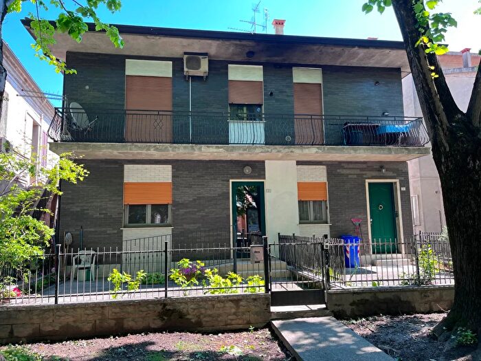 Casa quadrilocale in vendita in Mari, Tresignana