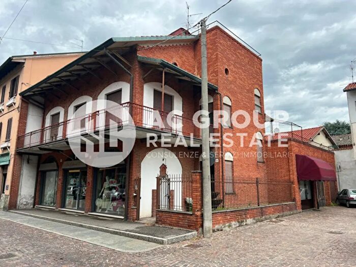 Appartamento trilocale in vendita in Via Mazzini, Solaro