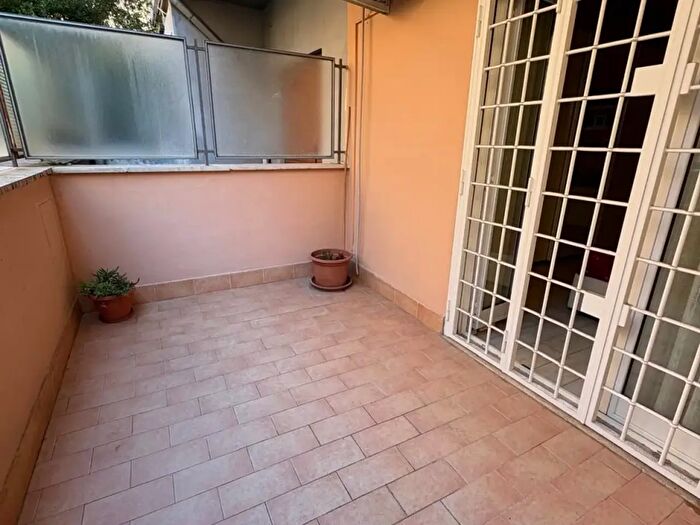 Appartamento trilocale in vendita in Via Gaetano Sacchi, Roma