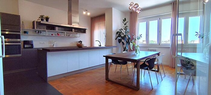 Appartamento con 6 locali in vendita in Cinisello Balsamo