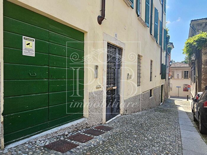 Appartamento trilocale in vendita in Vicolo San Zanino, Brescia