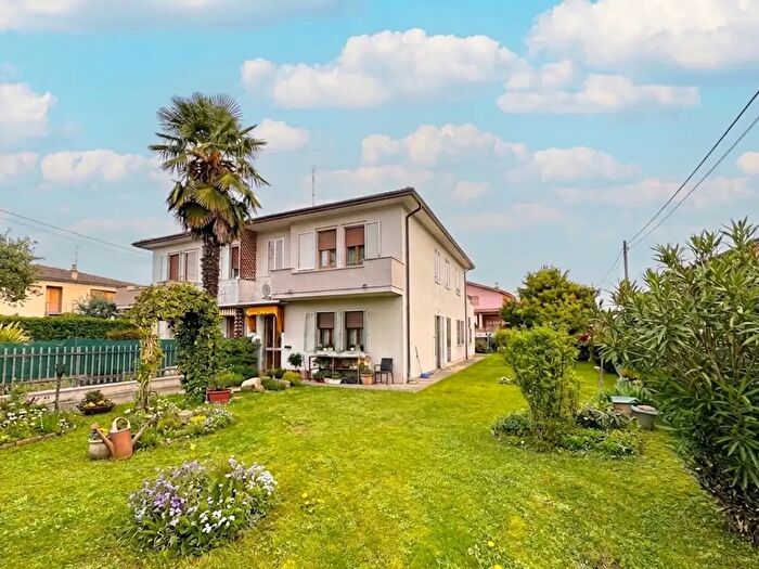 Casa quadrilocale in vendita in Via Altura, Ospedaletto Euganeo