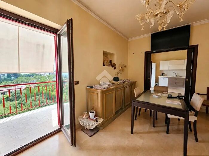 Appartamento trilocale in vendita in Via Vicinale Margherita, Napoli