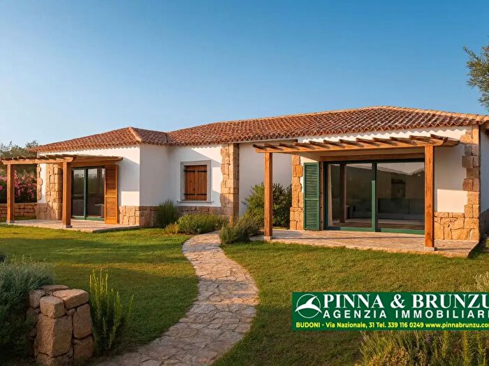 Casa trilocale in vendita in Via Nazionale, Budoni