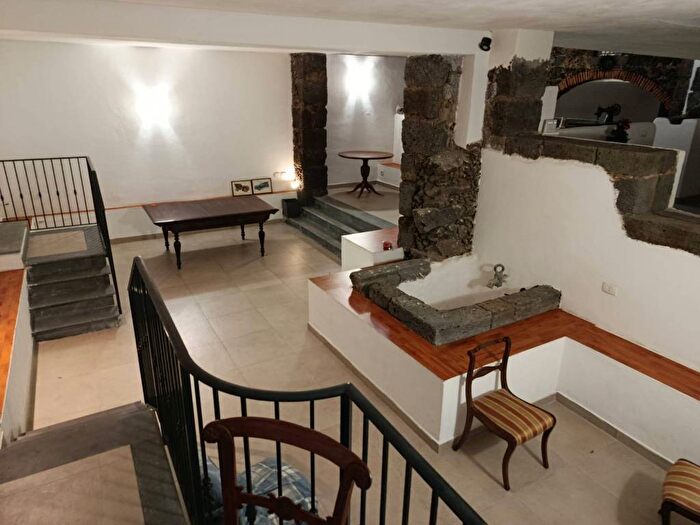 Casa con 6 locali in affitto in Pozzillo Stazzo Santa Tecla, Acireale