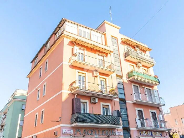 Appartamento trilocale in vendita in Viale Alessandrino, Roma