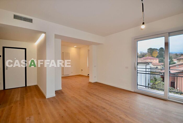 Appartamento quadrilocale in vendita in Via Repubblica, Curno