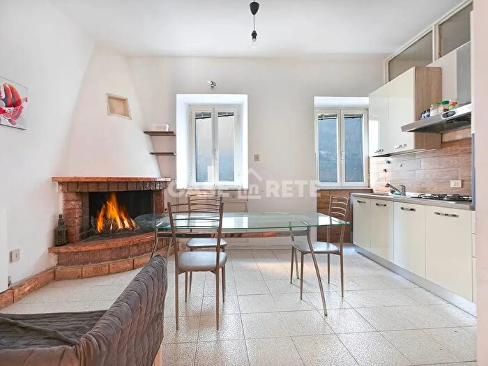 Appartamento con 5 locali in vendita in Via della Pettinara, Viterbo