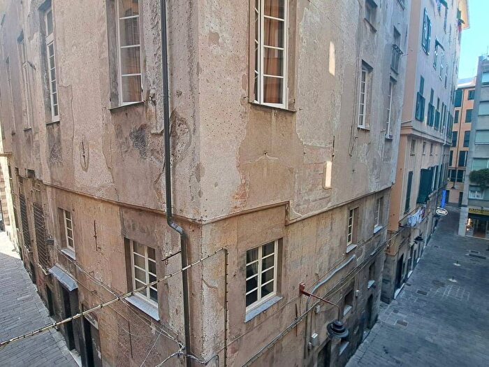 Appartamento trilocale in affitto in Vico di San Matteo, Centro Città, Genova