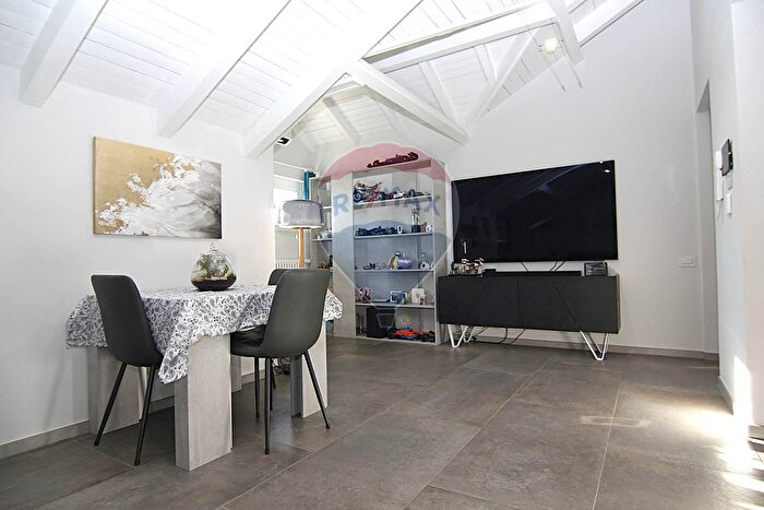 Appartamento trilocale in vendita in Via San Martino, Viggiu