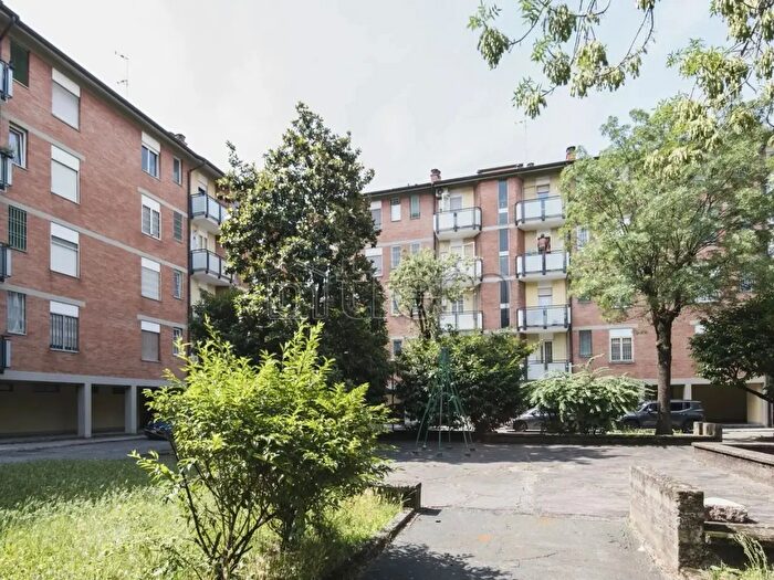 Appartamento trilocale in vendita in Via Eugenio Donadoni, Milano