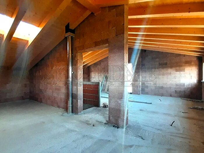 Casa con 5 locali in vendita in Campodoro