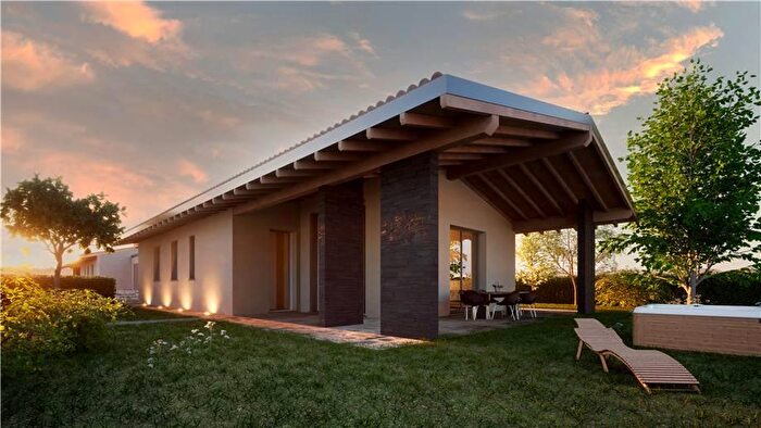 Casa quadrilocale in vendita in Via Valluna, Erbusco