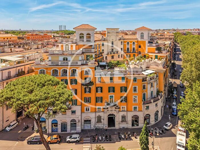 Appartamento con 5 locali in vendita in Piazza dell'Emporio, Roma