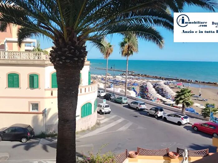 Appartamento trilocale in vendita in Via Mallozzivinicio, Anzio