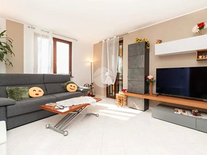 Appartamento trilocale in vendita in Via Aldo Moro, Torrevecchia Pia