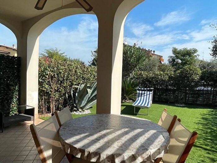 Appartamento trilocale in affitto in Via Guasch, Raffa, Puegnago sul Garda
