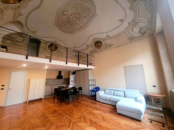 Appartamento trilocale in affitto in Via Giuseppe Mazzini, Centro Storico, Piacenza