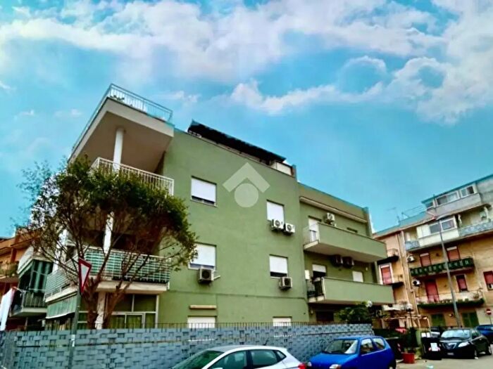 Appartamento quadrilocale in vendita in Via Atlante, Palermo