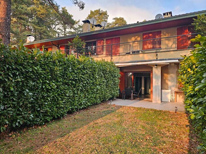 Appartamento trilocale in affitto in Via al Poggio, Luvinate