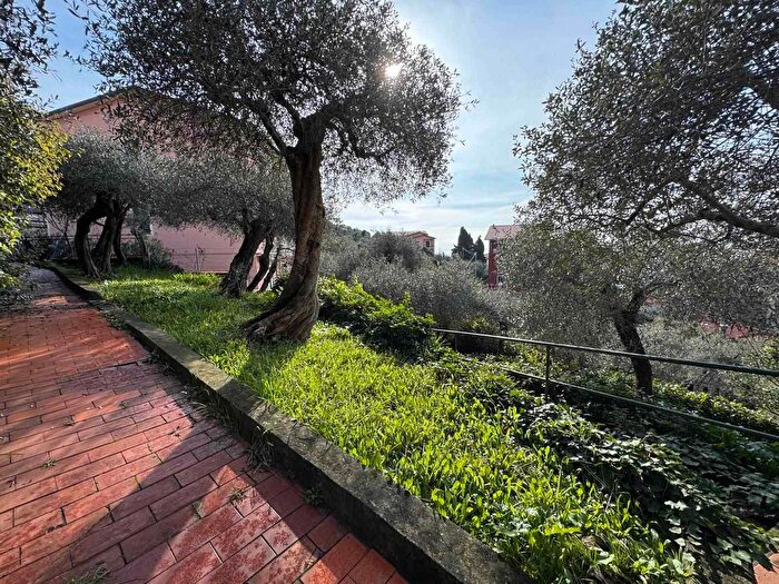 Appartamento quadrilocale in vendita in Via della Fonte, Lerici