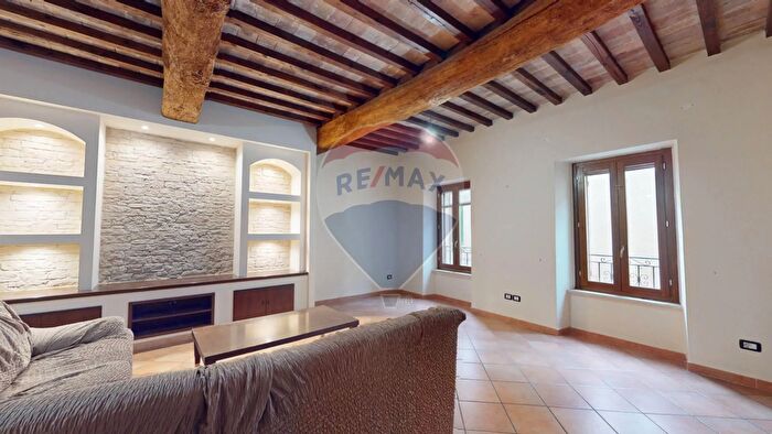 Appartamento con 5 locali in vendita in Via Costanza Baglioni, Cannara