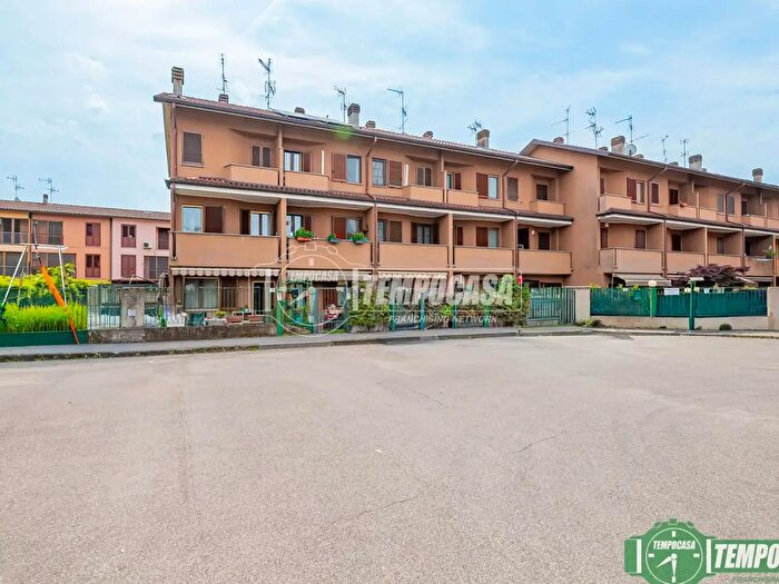 Casa con 5 locali in vendita in Via Giuseppe di Vittorio, Carpiano