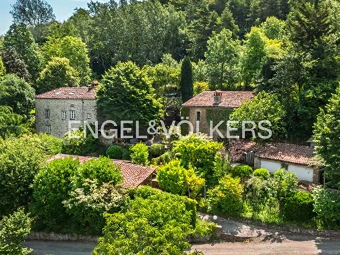 Casa con 6 locali in vendita in Via Cravanzana, Castino