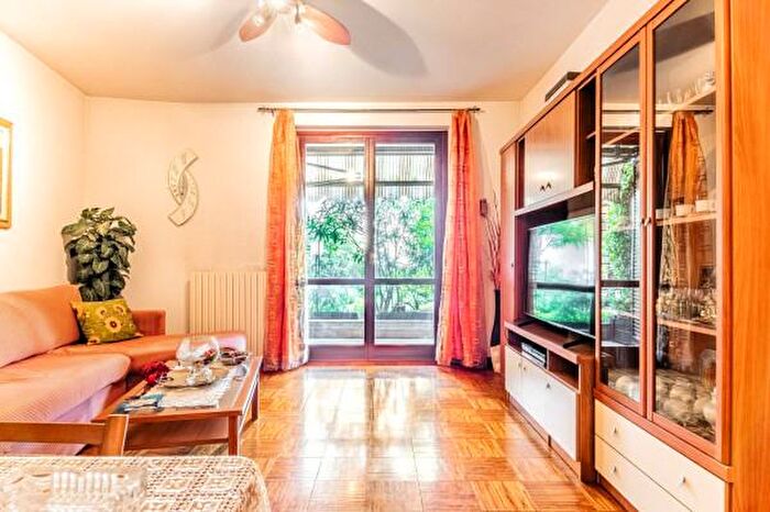 Appartamento trilocale in vendita in Via Vittorio Veneto, Inverigo