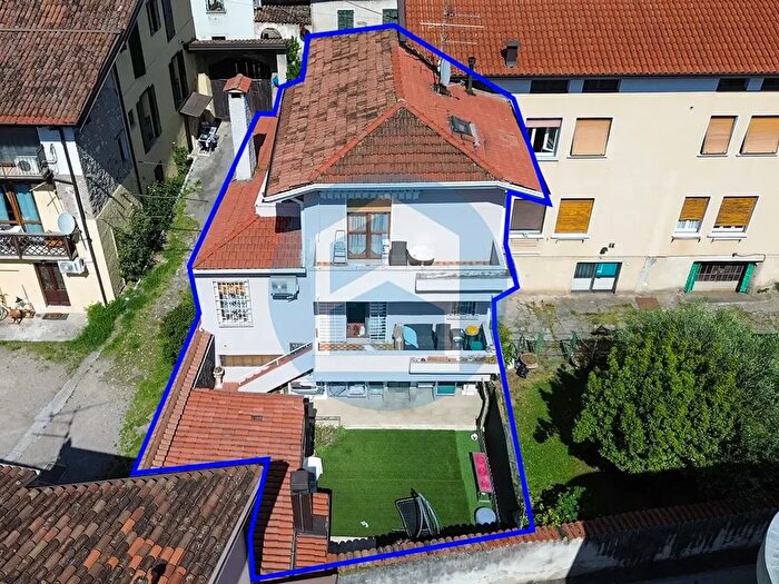Casa quadrilocale in vendita in Via Rodolfo da Concesio, Concesio