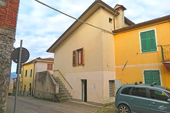 Casa quadrilocale in vendita in Aulla