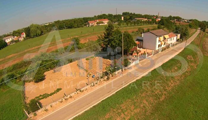 Casa con 8 locali in vendita in S Apollinare Ro, Rovigo